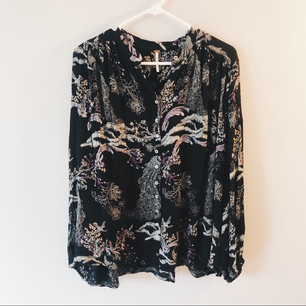 💫free people💫 dark floral longsleeve